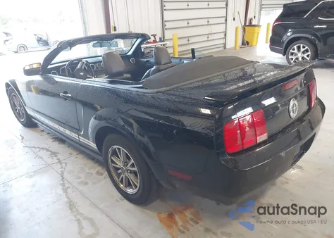 2005 Ford Mustang z USA, uszkodzony, nr VIN 1ZVFT84N855165811